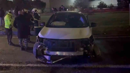 Denetimden ka&ccedil;an s&uuml;r&uuml;c&uuml; ters y&ouml;ne girerek kaza yaptı
