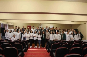 Deneyimlerini &ouml;ğrencilerle paylaştılar
