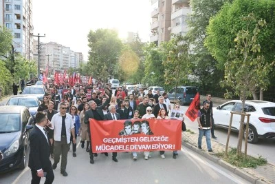 Deniz Gezmiş ve arkadaşları Bursa'da geniş katılımla anıldı 