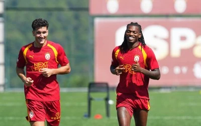 Deniz G&uuml;l, Galatasaray'daki ilk antrenmanına &ccedil;ıktı