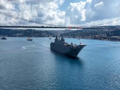 Deniz Kuvvetleri Komutanlığı'na bağlı 15 gemi İstanbul Boğazı'nda