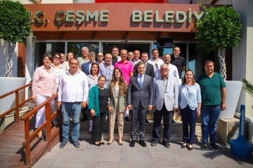 Deniz Y&uuml;cel&rsquo;den Başkan Denizli&rsquo;ye: &ldquo;&Ccedil;eşme sizinle daha g&uuml;ze olacak&rdquo;
