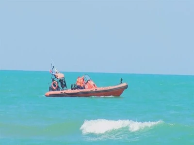 Denizde kaybolan 2 kişiyi arama &ccedil;alışmaları devam ediyor