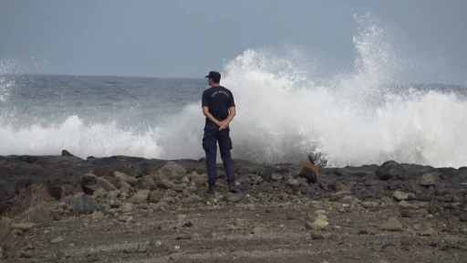 Denizde kaybolan şahsı arama &ccedil;alışmaları s&uuml;r&uuml;yor
