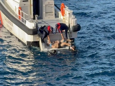 Denizde y&uuml;zme maskesi takılı halde cansız bedeni bulundu