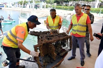 Denizden &ccedil;ıkan atıklar şaşırttı
