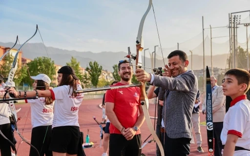 Denizli B&uuml;y&uuml;kşehir 104 bin kişiyi sporla buluşturdu
