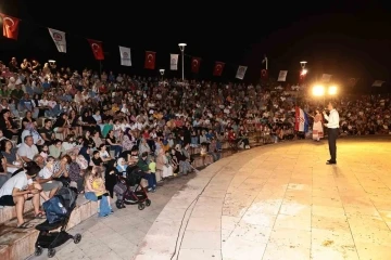 Denizli  B&uuml;y&uuml;kşehirin halk dansları festivali kentin d&ouml;rt bir yanında devam ediyor
