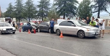 Denizli&rsquo;de yağışın ardından zincirleme kaza: 5 yaralı

