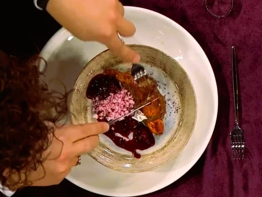 Denizli&rsquo;nin meşhur biberi tatlı tabağında yerini aldı
