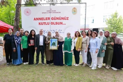 Denizli protokol&uuml; şehit anneleriyle buluştu
