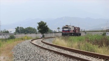 Denizli'deki selde zarar g&ouml;ren tren yolu onarıldı