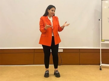 Denizlili iletişimci Şit, &uuml;niversite &ouml;ğrencileri ile bir araya geldi
