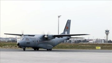 Deprem b&ouml;lgesinde g&ouml;rev yapan AFAD ve sağlık ekipleri askeri u&ccedil;akla İstanbul'a getirildi