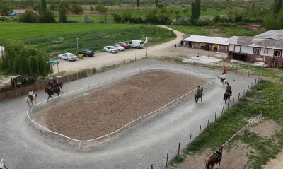 Deprem sonrası doğayla buluşma: Malatya&rsquo;da atlı terapiye ilgi artıyor
