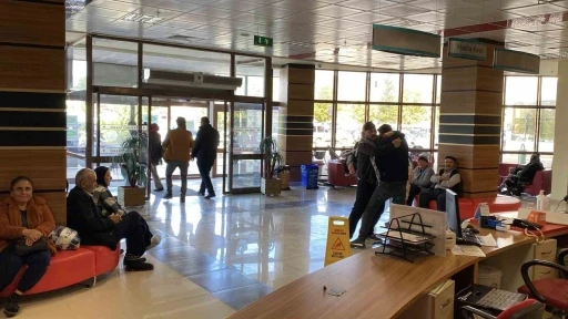 Deprem tatbikatı ger&ccedil;eğini aratmadı
