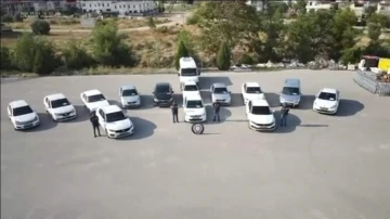 Depremde hasar g&ouml;ren ara&ccedil;larla 8 milyonluk change vurgun yaptılar
