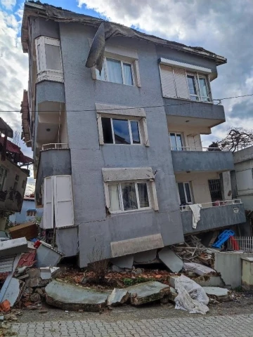 Depremden kurtulup geldikleri Bursa'da evlendiler 