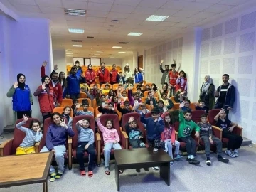 Depremzede &ccedil;ocuklar i&ccedil;in sinema g&uuml;n&uuml; etkinliği
