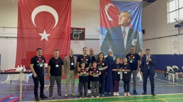 Depremzede &ouml;ğrenciler kendi tasarladıkları robotlarla yarıştılar
