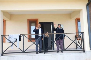 Depremzedeler yeni yuvalarında buruk sevin&ccedil; yaşıyor
