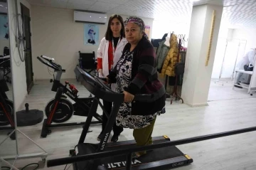 Depremzedelere &uuml;cretsiz hizmet verecek fizik tedavi ve psikososyal destek merkezi hizmete a&ccedil;ıldı
