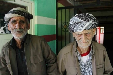 Derecik&rsquo;te Tekin kardeşler &lsquo;berdel&rsquo; ve maddi imkansızlıklar y&uuml;z&uuml;nden hi&ccedil; evlenemedi
