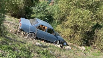Dereye u&ccedil;an otomobilden burnu bile kanamadan &ccedil;ıktı
