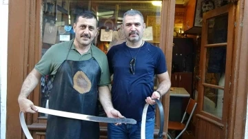 Deri kemer &uuml;zerine hayalleri işliyor