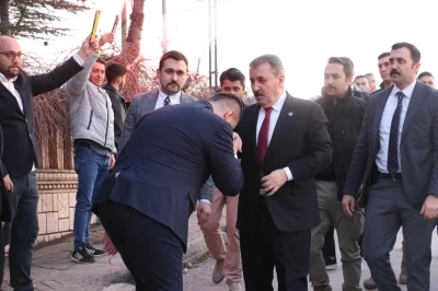Destici: İran&rsquo;ın g&ouml;nderdiği f&uuml;zelerin hesabı sorulur