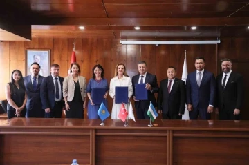 DE&Uuml;&rsquo;den uluslararasılaşma yolunda iki &ouml;nemli iş birliği
