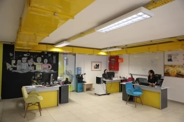 DE&Uuml; gen&ccedil; girişimcilere desteğini s&uuml;rd&uuml;r&uuml;yor
