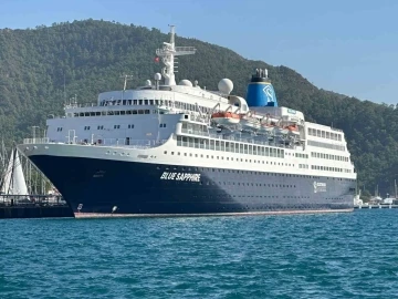 Dev yolcu gemisi Marmaris&rsquo;e bu kez yolcusuz geldi