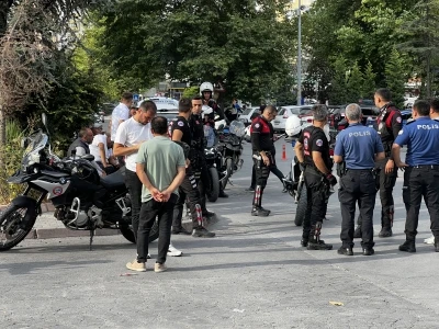 Devrilen motosikletteki 2 Yunus polisi yaralandı