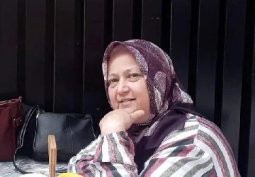 Devrilen motosikletteki anne &ouml;ld&uuml;, oğlu yaralandı