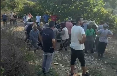 Devrilen trakt&ouml;r&uuml;n altında kalarak yaşamını yitirdi