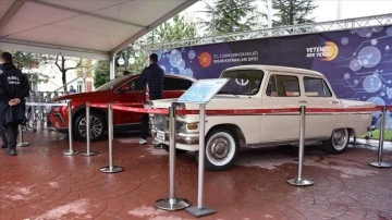 Devrim ve Togg, İ&ccedil; Anadolu Kariyer Fuarı'nda yan yana sergilendi