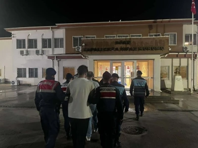 Didim&rsquo;de 8 ka&ccedil;ak g&ouml;&ccedil;men ile otel sahibi ve &ccedil;alışanı tutuklandı