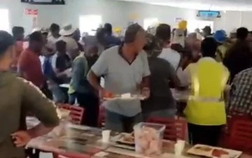 Didim&rsquo;de otel inşaatı yemekhanesinde iş&ccedil;ilerin sıra kavgası meydan savaşına d&ouml;nd&uuml;