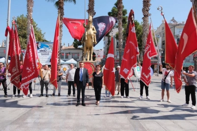 Dikili ve &Ccedil;andarlı&rsquo;da Kurtuluş Coşkusu