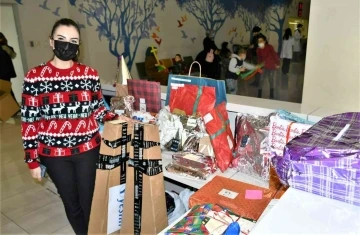 Dilek ağacı &ccedil;ocukların hayallerini s&uuml;sledi
