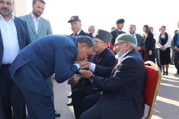 Dilovası&rsquo;nda Gaziler G&uuml;n&uuml; kutlandı
