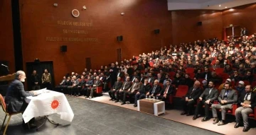 Din g&ouml;revlileri buluşmasında &ouml;nemli konular g&ouml;r&uuml;ş&uuml;ld&uuml;
