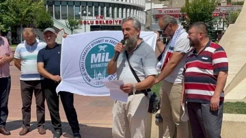 Din g&ouml;revlileri Tanju &Ouml;zcan&rsquo;ı protesto etti

