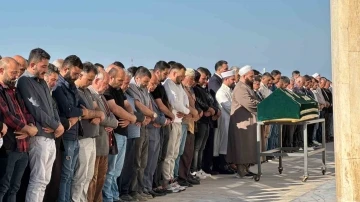 Direksiyon başında kalp krizi ge&ccedil;irdikten sonra yaşanan kazada &ouml;len Ali Tepeyurt son yolculuğuna uğurlandı
