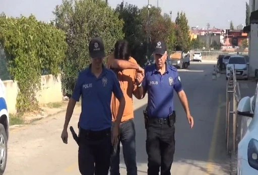 Direksiyon sınavında eşini ge&ccedil;irmeyen g&ouml;revliyi darp etti