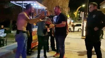 Direnip biber gazı yedi, &ldquo;Kaybol ya&rdquo; diye bağırdığı polis memurunu azarlayıp kovdu
