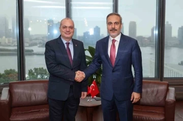 Dışişleri Bakanı Fidan, Arnavut mevkidaşı Hasani ile g&ouml;r&uuml;şt&uuml;
