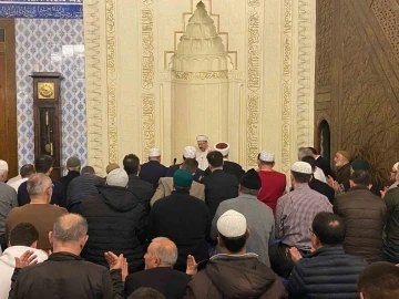 Diyanet İşleri Başkanı Ali Erbaş, ilk teravih namazını Hacı Bayram Veli Camisi&rsquo;nde kıldırdı
