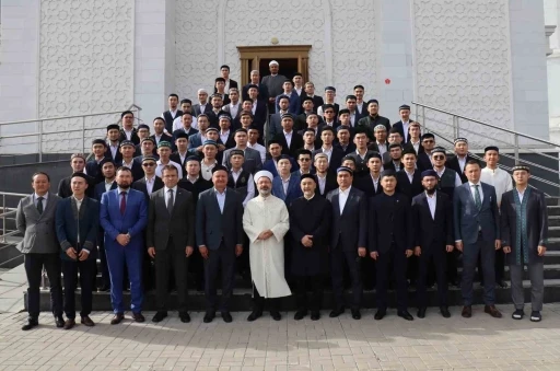 Diyanet İşleri Başkanı Erbaş, Kazakistan&rsquo;da bir dizi ziyarette bulundu
